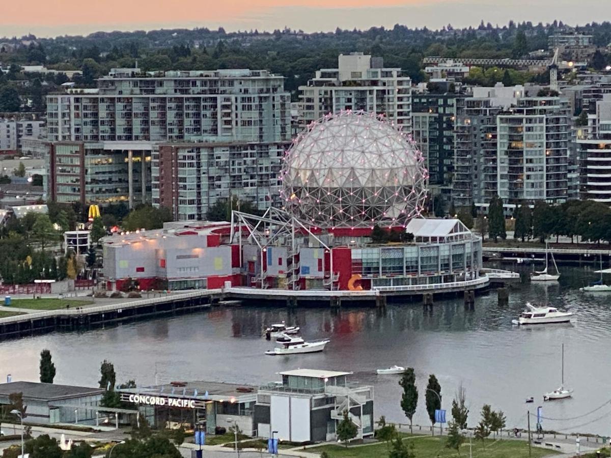 Beautiful Bright Modern Condo With Water View And Ac In Dt Vancouver 2Br,3Bd,2Bt Sleeps 6 Guests Free Parking Netflix Included エクステリア 写真