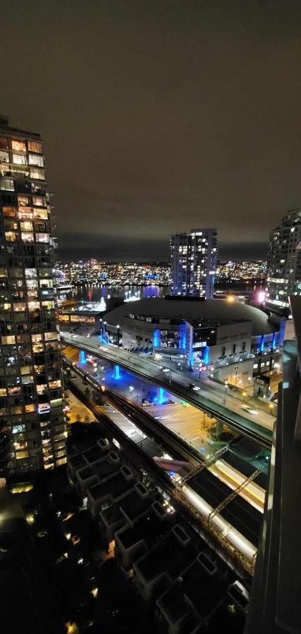 Beautiful Bright Modern Condo With Water View And Ac In Dt Vancouver 2Br,3Bd,2Bt Sleeps 6 Guests Free Parking Netflix Included エクステリア 写真