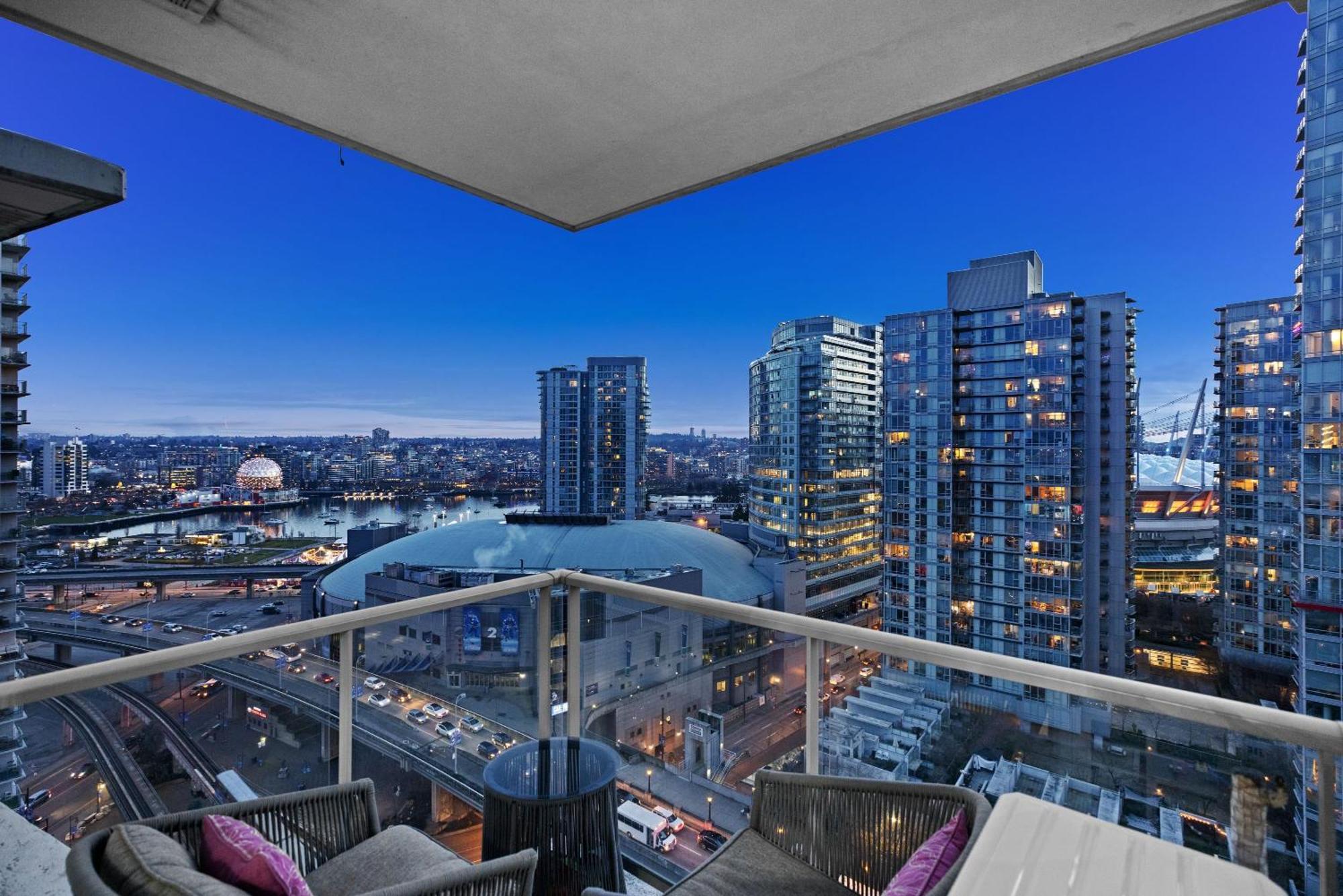 Beautiful Bright Modern Condo With Water View And Ac In Dt Vancouver 2Br,3Bd,2Bt Sleeps 6 Guests Free Parking Netflix Included エクステリア 写真