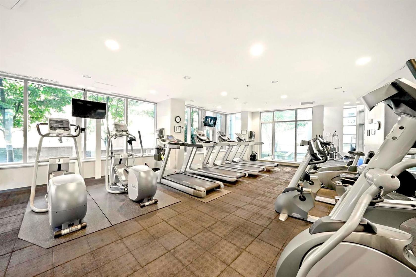 Beautiful Bright Modern Condo With Water View And Ac In Dt Vancouver 2Br,3Bd,2Bt Sleeps 6 Guests Free Parking Netflix Included エクステリア 写真