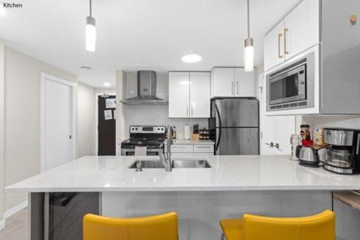 Beautiful Bright Modern Condo With Water View And Ac In Dt Vancouver 2Br,3Bd,2Bt Sleeps 6 Guests Free Parking Netflix Included エクステリア 写真