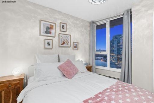 Beautiful Bright Modern Condo With Water View And Ac In Dt Vancouver 2Br,3Bd,2Bt Sleeps 6 Guests Free Parking Netflix Included エクステリア 写真