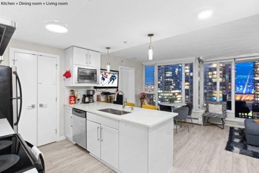 Beautiful Bright Modern Condo With Water View And Ac In Dt Vancouver 2Br,3Bd,2Bt Sleeps 6 Guests Free Parking Netflix Included エクステリア 写真