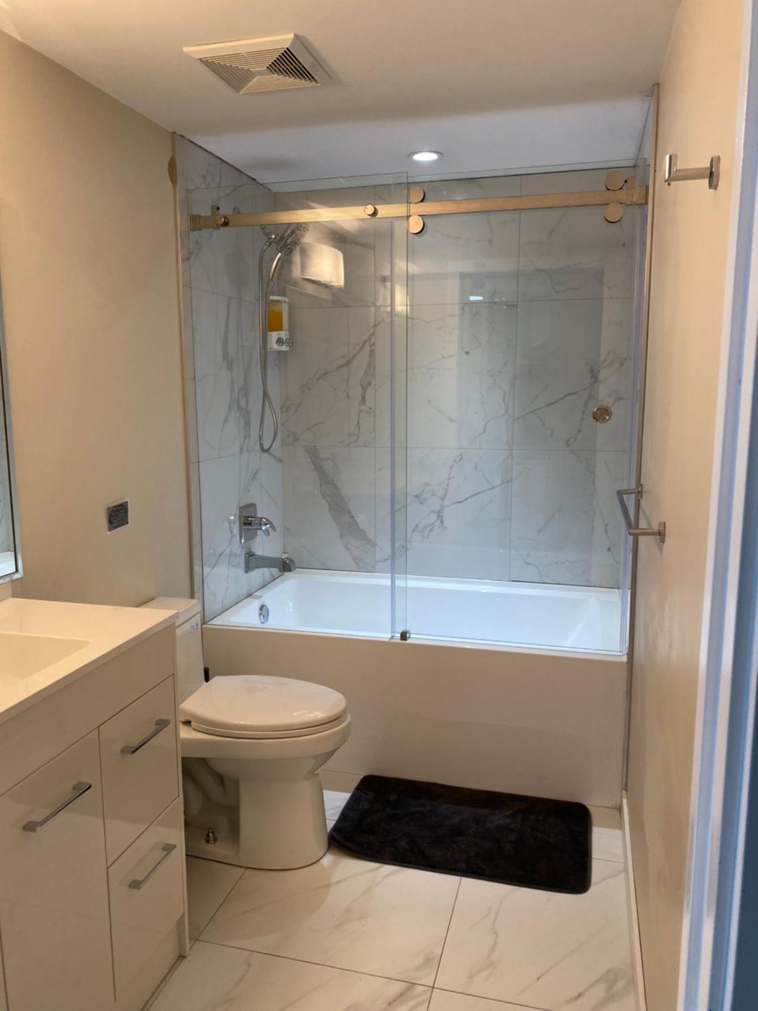 Beautiful Bright Modern Condo With Water View And Ac In Dt Vancouver 2Br,3Bd,2Bt Sleeps 6 Guests Free Parking Netflix Included エクステリア 写真