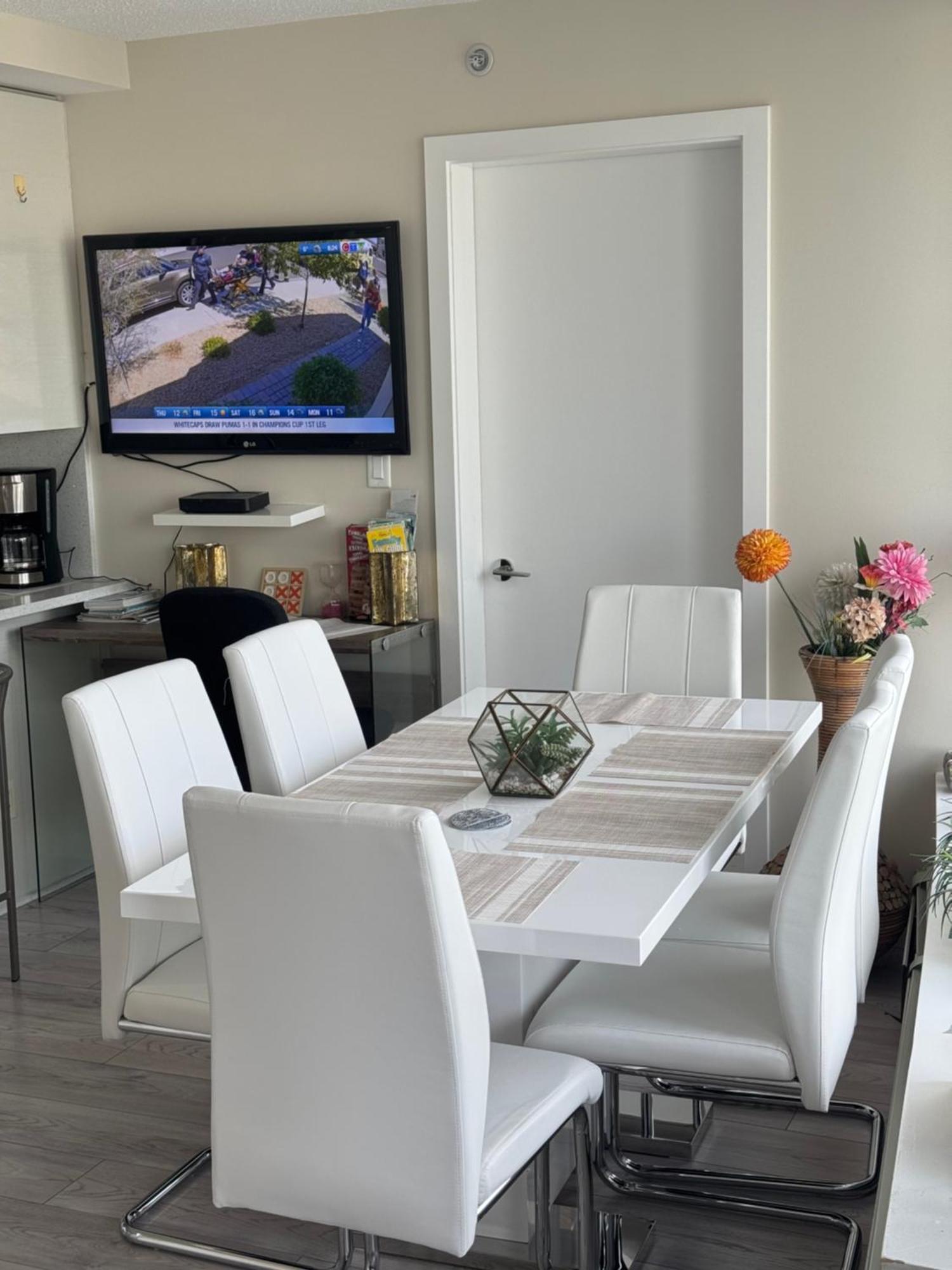 Beautiful Bright Modern Condo With Water View And Ac In Dt Vancouver 2Br,3Bd,2Bt Sleeps 6 Guests Free Parking Netflix Included エクステリア 写真