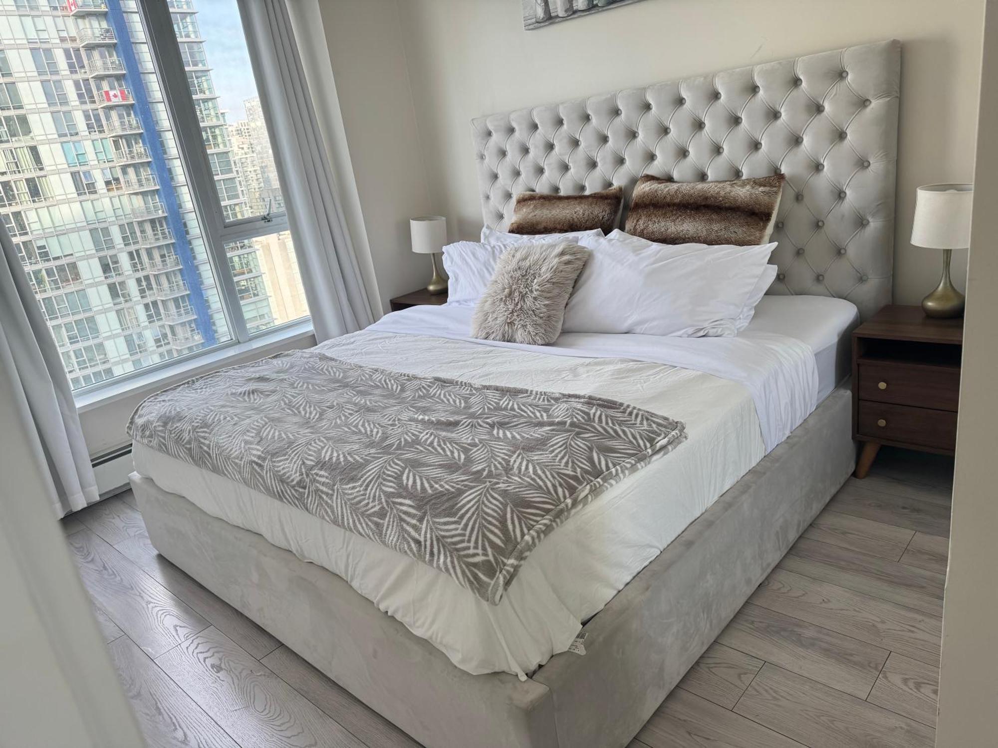 Beautiful Bright Modern Condo With Water View And Ac In Dt Vancouver 2Br,3Bd,2Bt Sleeps 6 Guests Free Parking Netflix Included エクステリア 写真